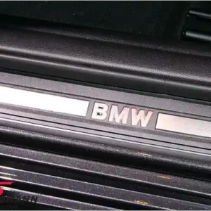 -BMW- kynnyslistasarja (4 kpl) , sisältää johtosarjan - Erittäin suosittu